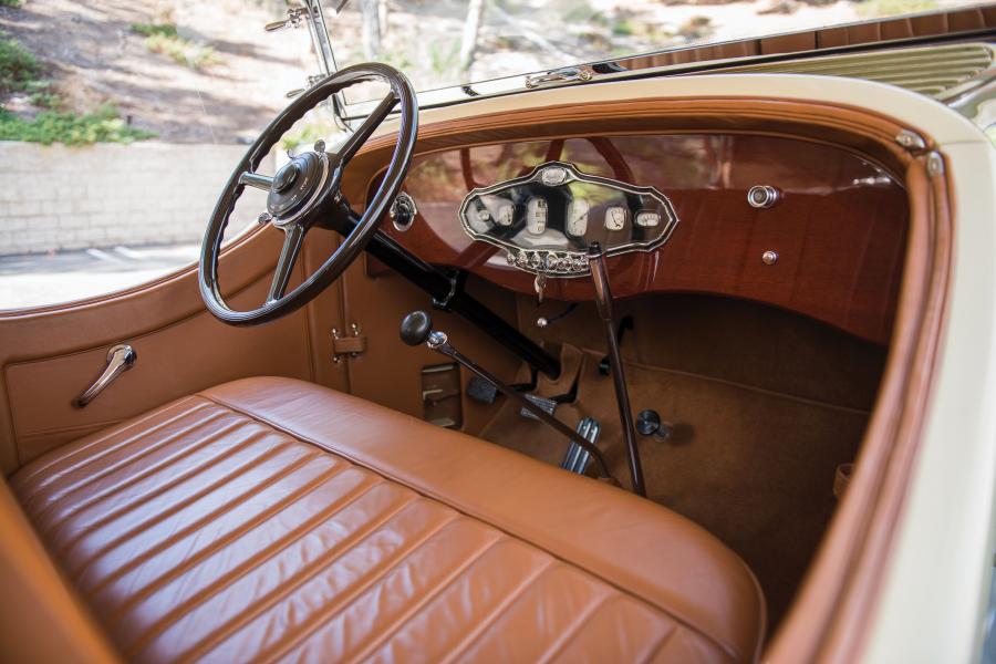 Интерьер Stutz Model M 4-Passenger Speedster by LeBaron 1929 года  (фото 38 из 40)